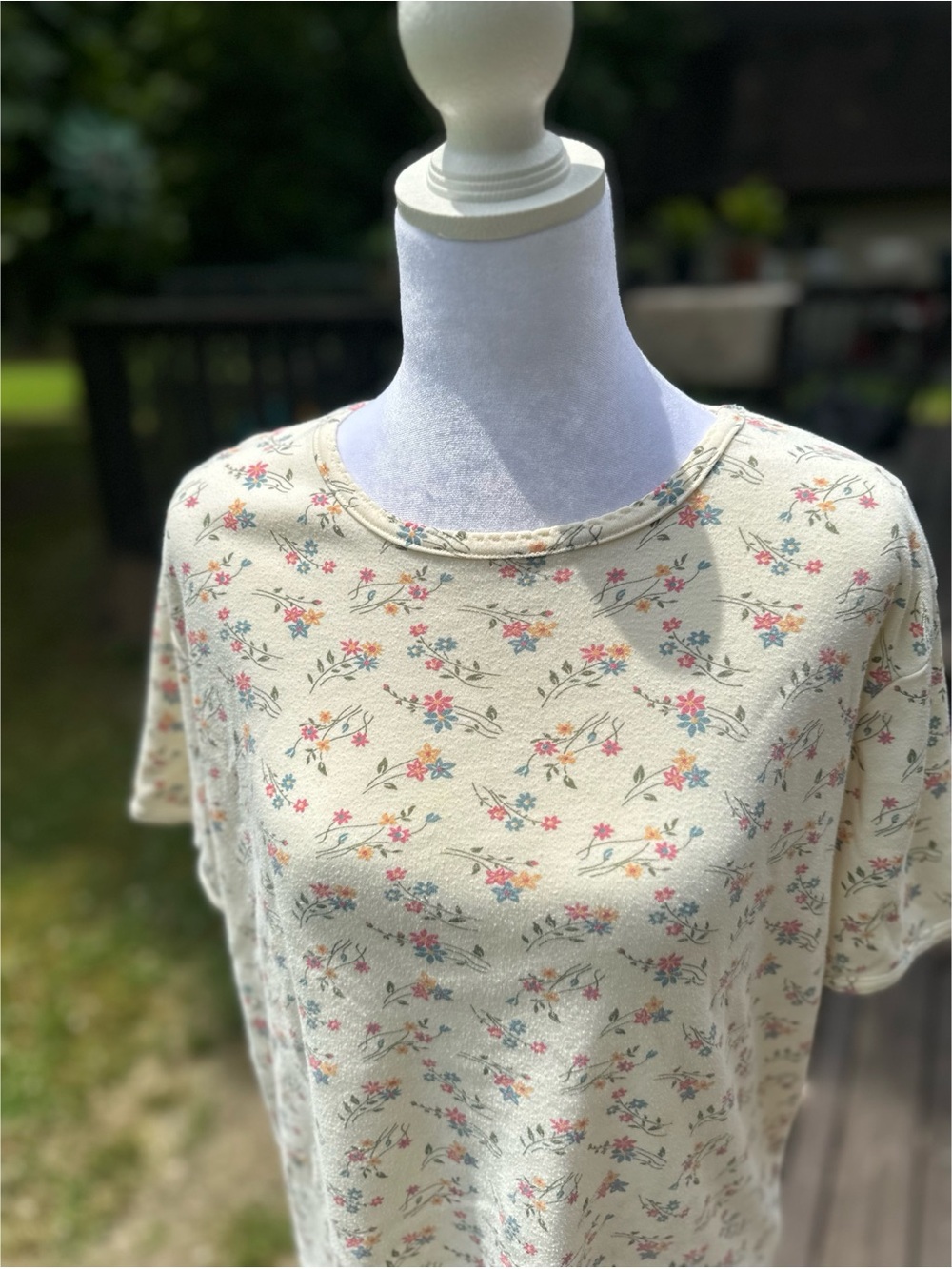 Baxter & Wells Vintage Yellowy Cream Floral Short Sleeve Crewneck Tee Size M